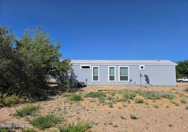 Photo 4 of Manufactured home for sale at 20779 E Sierra Dr, Mayer, AZ 86333 | MLS# 1083154 | Listing updated on 2026-07-22