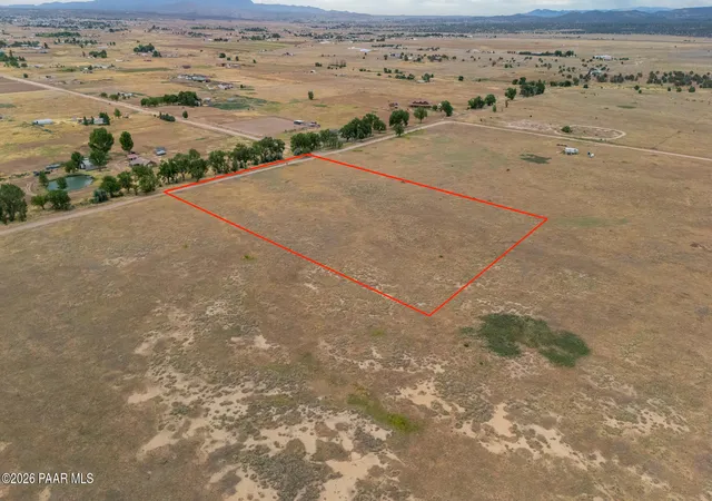 Homes for sale in Paulden, AZ | 26000 N Champagne Ln, Paulden, AZ 86334 | MLS# 1083249