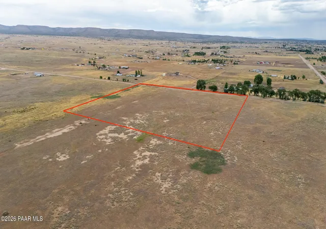 Homes for sale in Paulden, AZ | 26000 N Champagne Ln, Paulden, AZ 86334 | MLS# 1083249