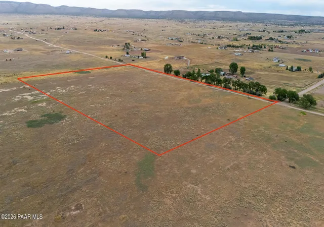Homes for sale in Paulden, AZ | 26000 N Champagne Ln, Paulden, AZ 86334 | MLS# 1083249