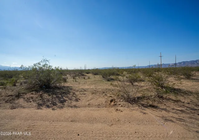 Homes for sale in Golden Valley, AZ | 306 27 045 S Colorado Rd, Golden Valley, AZ 86413 | MLS# 1083250