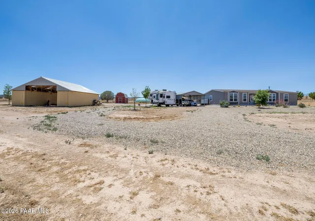 Photo 3 of Manufactured home for sale at 1285 W Kings Ct, Paulden, AZ 86334 | MLS# 1083569 | Listing updated on 2026-09-03