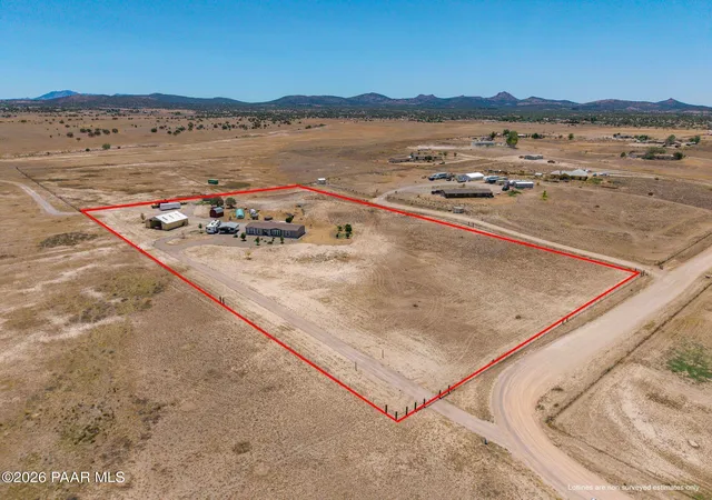 Photo 4 of Manufactured home for sale at 1285 W Kings Ct, Paulden, AZ 86334 | MLS# 1083569 | Listing updated on 2026-09-03