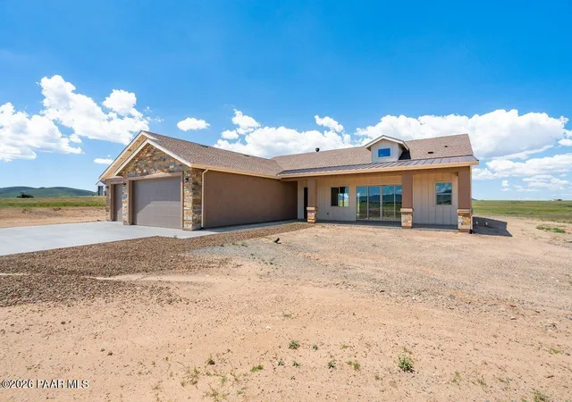 Photo 3 of Single family home for sale at 8168 N Mcworter Pl, Prescott Valley, AZ 86315 | MLS# 1083485 | Listing updated on 2026-08-25