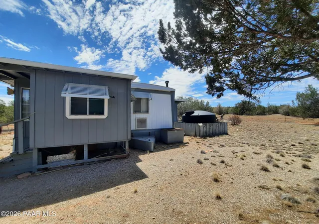 Homes for sale in Seligman, AZ | 31935 W Calle Belleza, Seligman, AZ 86337 | MLS# 1083560