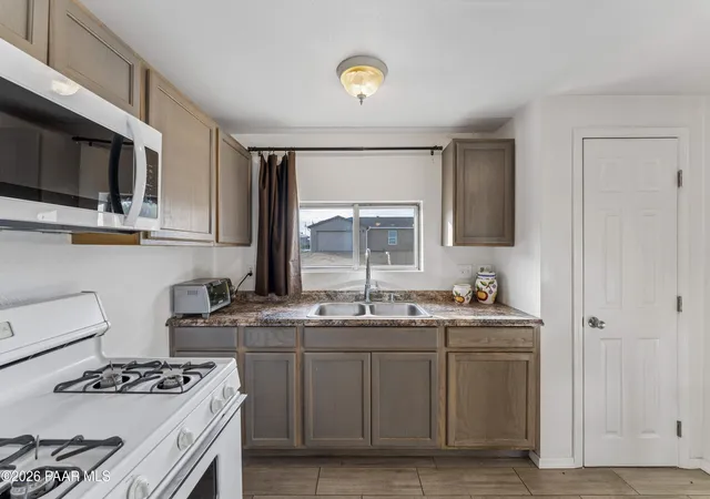 Photo 4 of Manufactured home for sale at 20877 E Deer Valley Ln, Mayer, AZ 86333 | MLS# 1083516 | Listing updated on 2026-07-17