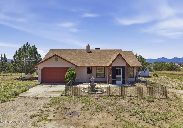 1st image of 849 W Barbara St, Paulden, AZ 86334 | MLS# 1083822