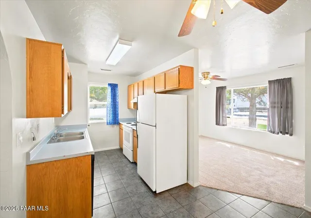 Listing Photo 5 - Condo for sale in building located at 3001 N Majesty Dr, Prescott Valley, AZ 86314