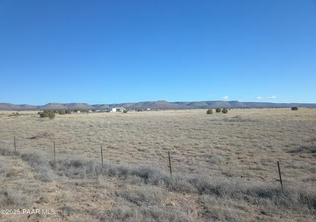 3rd image of 085C W Malapai Rd, Paulden, AZ 86334 | MLS# 1083793