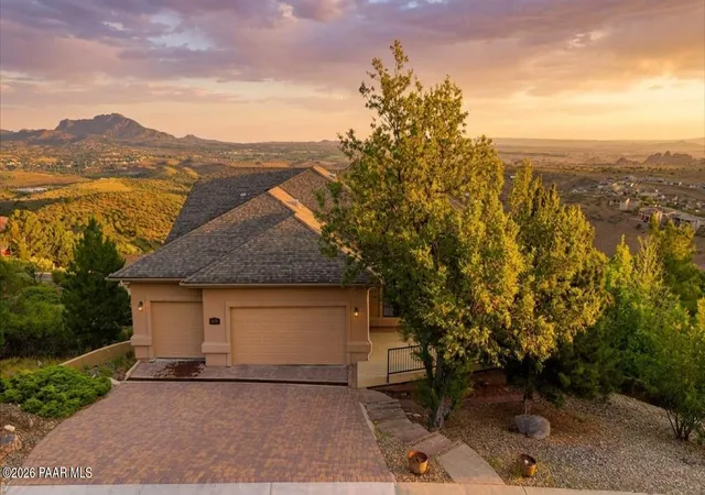Photo 3 of Mansion for sale at 834 Yavapai Hills Dr, Prescott, AZ 86301 | MLS# 1083749 | Listing updated on 2026-09-30