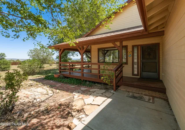 Photo 2 of Single family home for sale at 1525 W Shadow Ridge Rd, Paulden, AZ 86334 | MLS# 1084060 | Listing updated on 2026-09-17