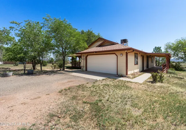 Photo 3 of Single family home for sale at 1525 W Shadow Ridge Rd, Paulden, AZ 86334 | MLS# 1084060 | Listing updated on 2026-09-17