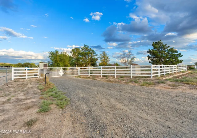 Photo 3 of Manufactured home for sale at 3731 N Road 1 W, Chino Valley, AZ 86323 | MLS# 1083966 | Listing updated on 2026-08-10