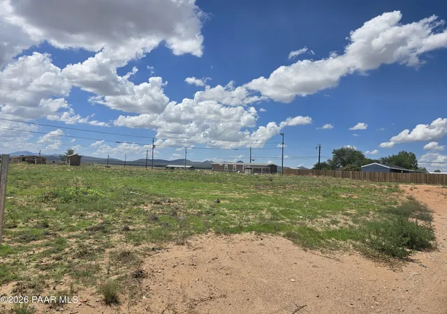 1st image of 435 W Bermuda Ln, Paulden, AZ 86334 | MLS# 1084012