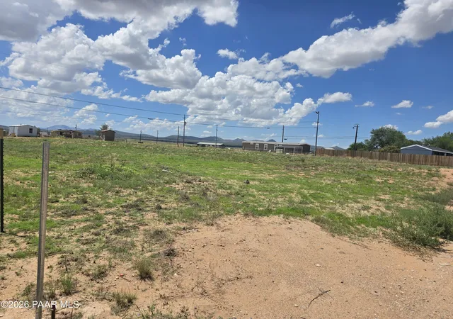 2nd image of 435 W Bermuda Ln, Paulden, AZ 86334 | MLS# 1084012