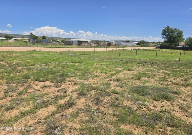 5th image of 435 W Bermuda Ln, Paulden, AZ 86334 | MLS# 1084012