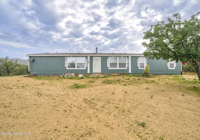 Photo 4 of Manufactured home for sale at 1075 N Ambassador Rd, Dewey, AZ 86327 | MLS# 1084075 | Listing updated on 2026-08-20
