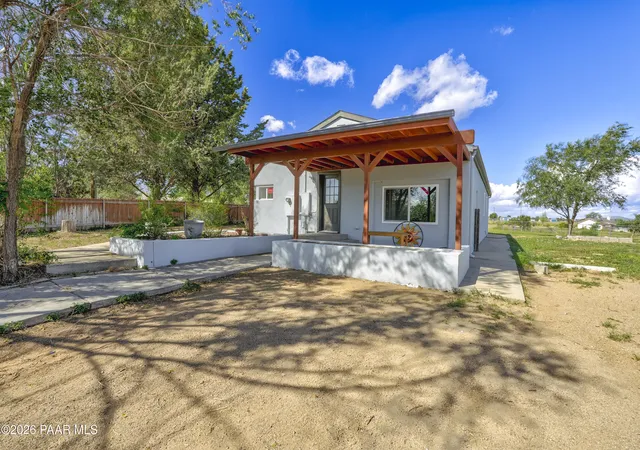 Photo 2 of Sale Pending at 826 W Road 2 S, Chino Valley, AZ 86323 | MLS# 1084906 | Listing updated on 2026-10-08