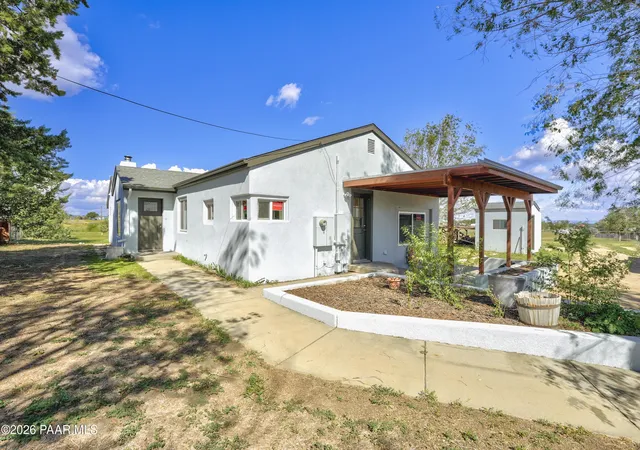 Photo 3 of Sale Pending at 826 W Road 2 S, Chino Valley, AZ 86323 | MLS# 1084906 | Listing updated on 2026-10-08