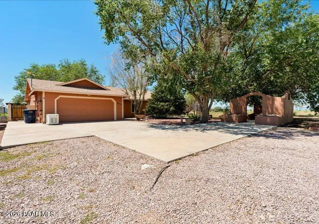 Photo 2 of Sale Pending at 2075 W Big Chino Rd, Paulden, AZ 86334 | MLS# 1084321 | Listing updated on 2026-09-17