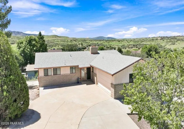 Photo 1 of Single family home for sale at 606 N Cochise Dr, Dewey Humboldt, AZ 86327 | MLS# 1084688 | Listing updated on 2026-09-29