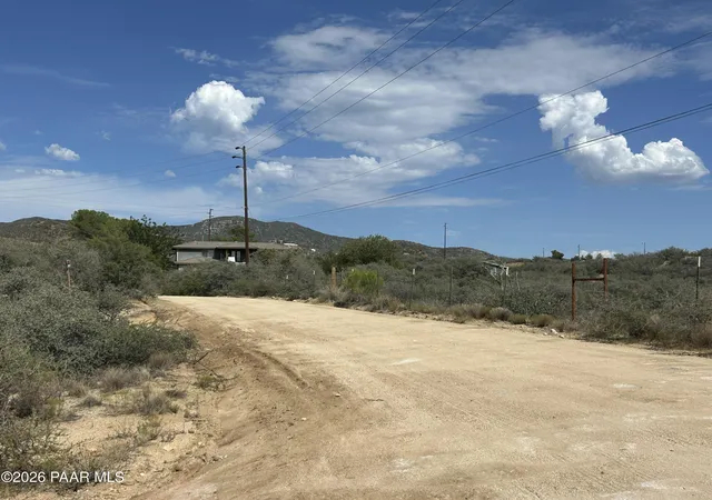Photo 4 of Land for sale at 8190 W Putnam Rd, Kirkland, AZ 86332 | MLS# 1084769 | Listing updated on 2026-09-01