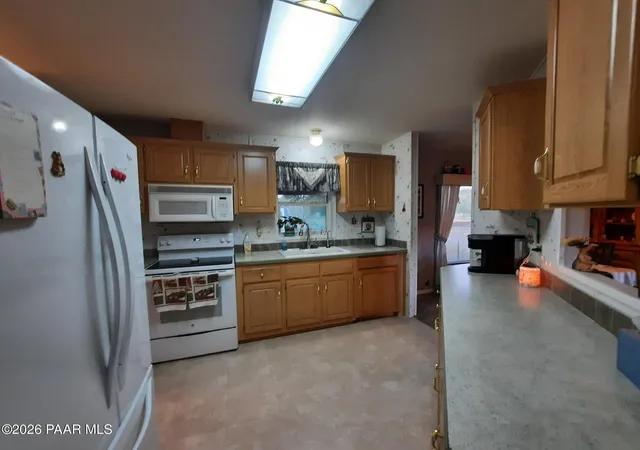 Photo 4 of Manufactured home for sale at 43900 N Anvil Rock Rd, Seligman, AZ 86337 | MLS# 1084809 | Listing updated on 2026-09-04