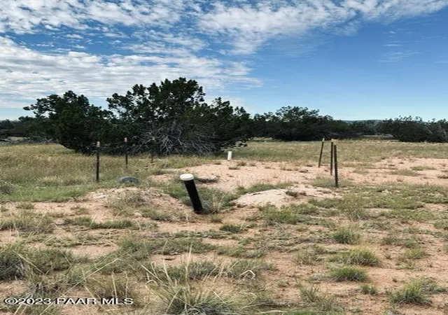 Photo 3 of Sale Pending at 27145 W Fort Rock Rd, Seligman, AZ 86337 | MLS# 1084775 | Listing updated on 2026-09-17