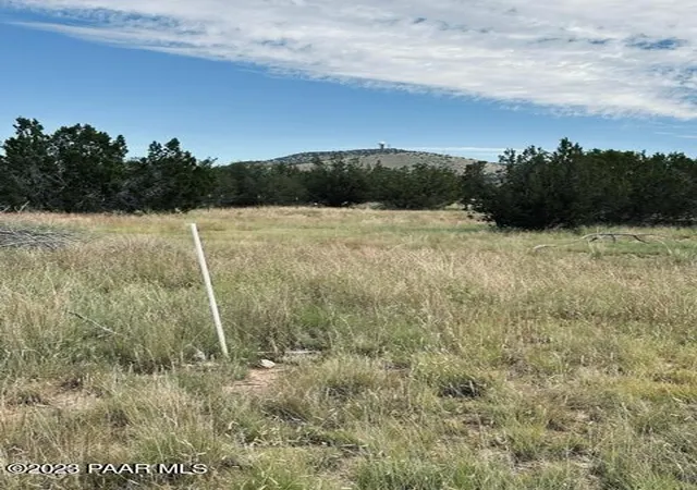 Photo 3 of Sale Pending at 27145 W Fort Rock Rd, Seligman, AZ 86337 | MLS# 1084775 | Listing updated on 2026-09-17