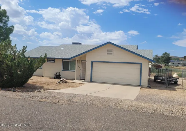 Photo 1 of Single family home for sale at 20043 E Prickly Pear Dr, Mayer, AZ 86333 | MLS# 1084884 | Listing updated on 2026-09-25