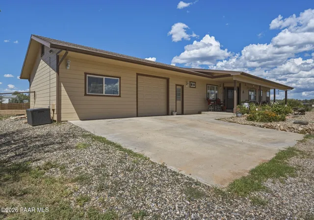 Photo 2 of Single family home for sale at 1050 W Ranch House Rd, Paulden, AZ 86334 | MLS# 1084888 | Listing updated on 2026-09-05
