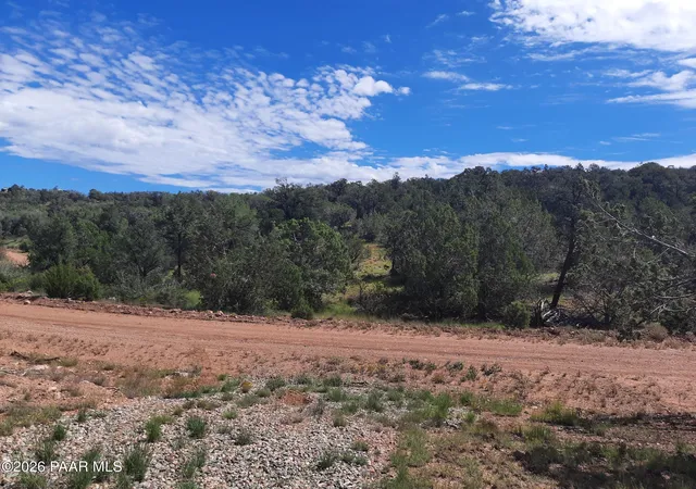 Photo 2 of Land for sale at Lot N 1416se Sundance Way, Seligman, AZ 86337 | MLS# 1084965 | Listing updated on 2026-09-17