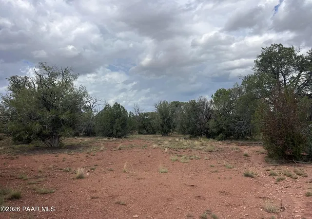 Land for sale at 185 Cooks Trl, Ash Fork, AZ 86320 | MLS# 1085137