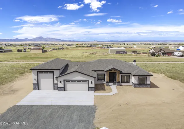 Photo 4 of Single family home for sale at 11668 N Laramie Trl, Prescott Valley, AZ 86315 | MLS# 1085271 | Listing updated on 2026-09-26