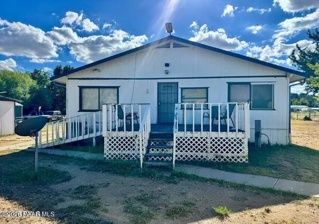 Photo 1 of Manufactured home for sale at 18233 S John Fry Ave, Peeples Valley, AZ 86332 | MLS# 1085247 | Listing updated on 2026-10-08