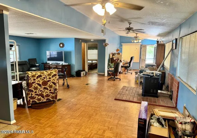 Photo 3 of Manufactured home for sale at 18233 S John Fry Ave, Peeples Valley, AZ 86332 | MLS# 1085247 | Listing updated on 2026-10-08