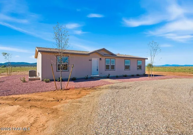 Photo 2 of Manufactured home for sale at 3223 W Rainbow Sunset Ave, Paulden, AZ 86334 | MLS# 1085456 | Listing updated on 2026-10-06