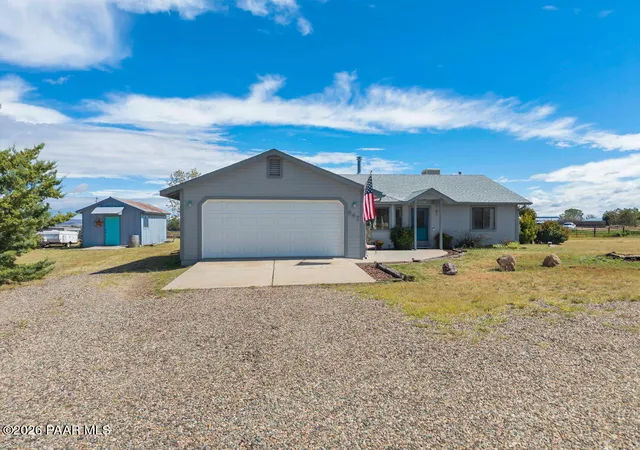 Photo 1 of Single family home for sale at 647 S Johnson Ln, Chino Valley, AZ 86323 | MLS# 1085436 | Listing updated on 2026-10-02