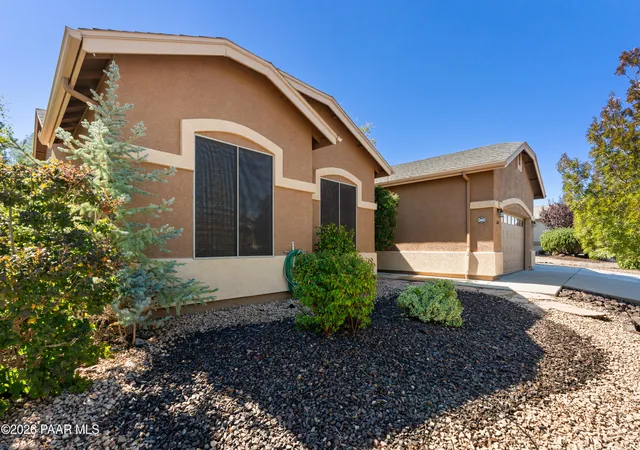 Photo 3 of Single family home for sale at 6618 E Stratford Dr, Prescott Valley, AZ 86314 | MLS# 1085375 | Listing updated on 2026-10-21