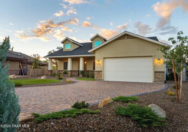 Photo 2 of Single family home for sale at 2124 Golf Links Dr, Prescott, AZ 86301 | MLS# 1085499 | Listing updated on 2026-10-09