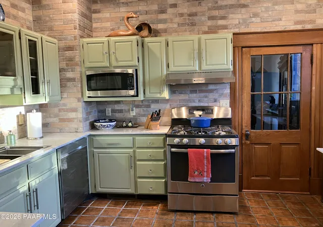 Photo 3 of Single family home for sale at 212 S Pleasant St, Prescott, AZ 86303 | MLS# 1085514 | Listing updated on 2026-10-08