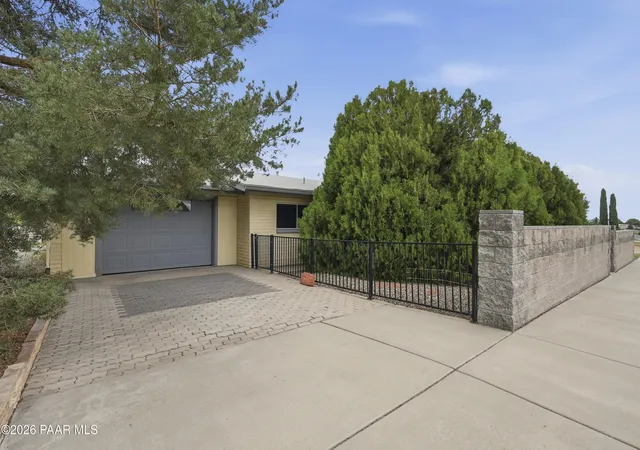 Photo 1 of Single family home for sale at 4014 N Navajo Dr, Prescott Valley, AZ 86314 | MLS# 1085457 | Listing updated on 2026-10-06