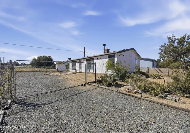 Photo 3 of Manufactured home for sale at 20611 E Quail Run Dr, Mayer, AZ 86333 | MLS# 1085598 | Listing updated on 2026-10-09