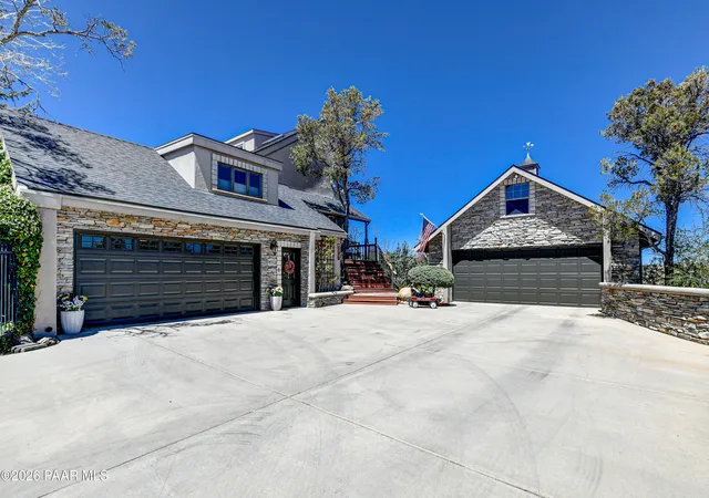 Photo 2 of Single family home for sale at 2010 Ponderosa Ln, Prescott, AZ 86305 | MLS# 1085484 | Listing updated on 2026-10-06