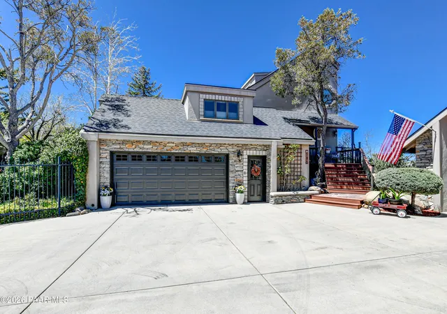 Photo 3 of Single family home for sale at 2010 Ponderosa Ln, Prescott, AZ 86305 | MLS# 1085484 | Listing updated on 2026-10-06