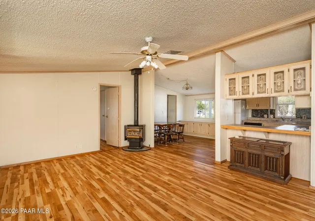 Photo 3 of Manufactured home for sale at 13517 S Bob White Pl, Mayer, AZ 86333 | MLS# 1085494 | Listing updated on 2026-10-07