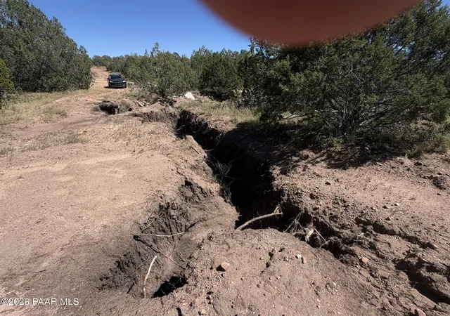 Photo 3 of Land for sale at 33571 W Cobre Cir, Seligman, AZ 86337 | MLS# 1085564 | Listing updated on 2026-10-08