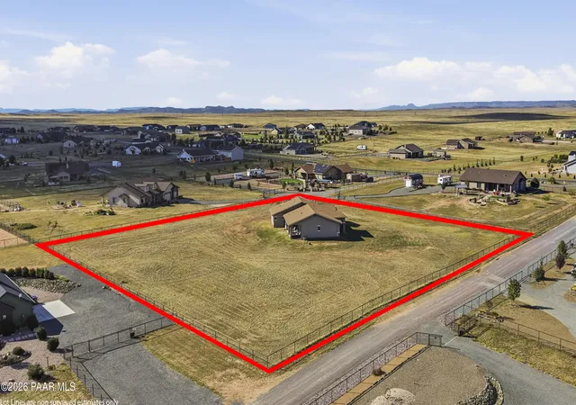 Photo 2 of Single family home for sale at 10433 N Spanish Oak Dr, Prescott Valley, AZ 86315 | MLS# 1085619 | Listing updated on 2026-10-10
