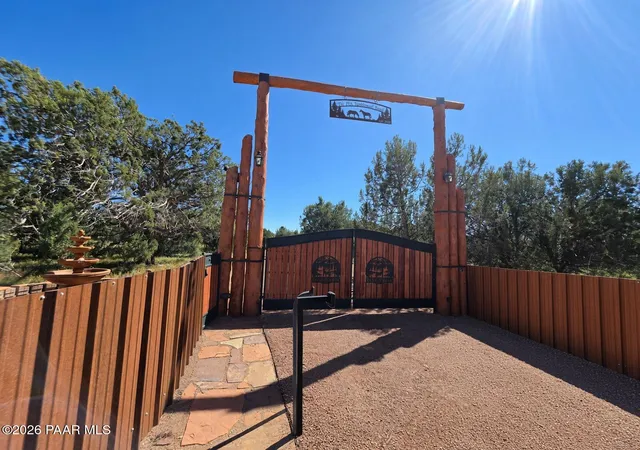 Photo 1 of Single family home for sale at 33425 W Cowboy Clint Way, Seligman, AZ 86337 | MLS# 1085640 | Listing updated on 2026-10-11
