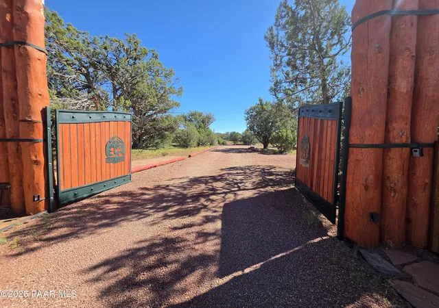 Photo 3 of Single family home for sale at 33425 W Cowboy Clint Way, Seligman, AZ 86337 | MLS# 1085640 | Listing updated on 2026-10-11